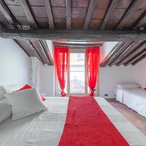 Maison d'hôtes Vg Fontana Di Trevi - 5 Stelle Con Balcone, Rome